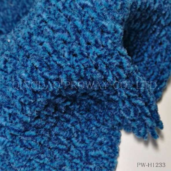 Bi-Colored Chenille Yarn with Soft Handfeel in 100% Polyester